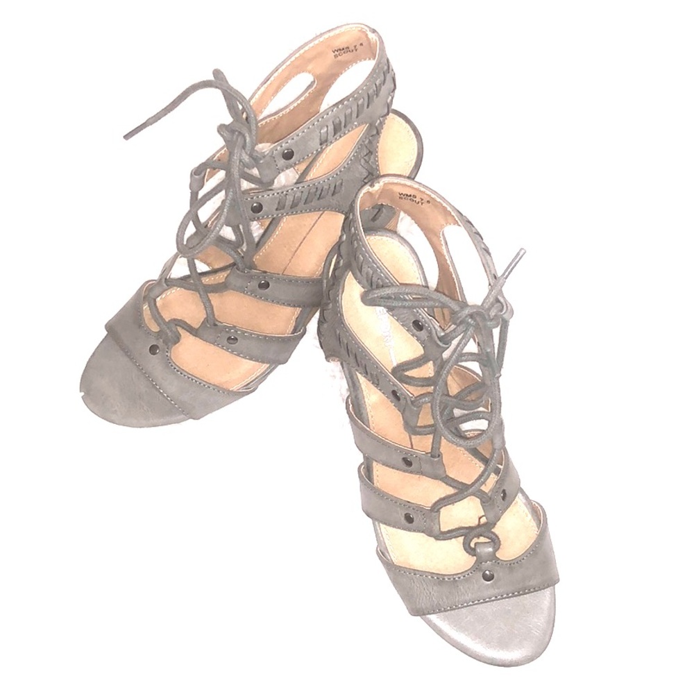 NEW  “REPORT” 3.5 inch Gladiator Wedges. Size 7.5